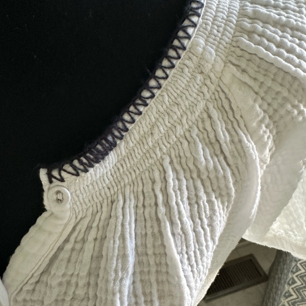 Saylor White Women's Top - Picture 3 of 7